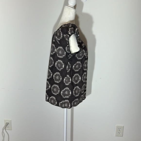 J Crew Gray Short Sleeve Top Medium - Picture 4 of 5